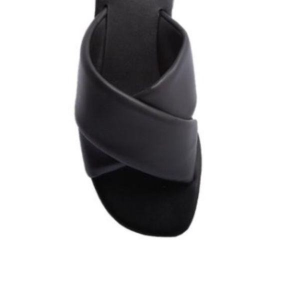 !! NEW !! Criss Cross Padded Slide Sandals in Black - Picture 3 of 6